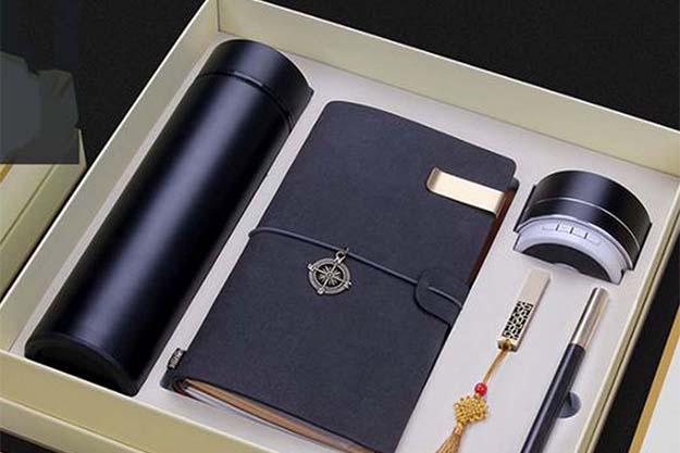 Corporate Gift / Design Box